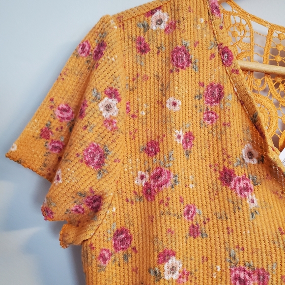 Ultra Flirt Juniors' Floral Lace-Back T-Shirt Orange Size Large - Picture 9 of 12